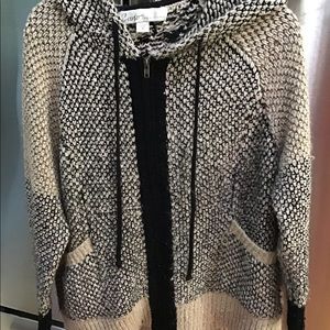 Curio brand sweater size medium